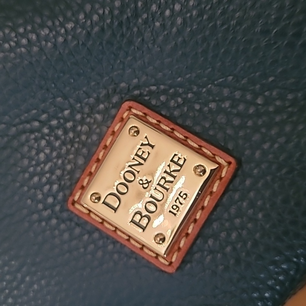 LIKE NEW DOONEY AND BOURKE BUCKET BAG AND MATCHING WALLET IN TEAL - Picture 4 of 12